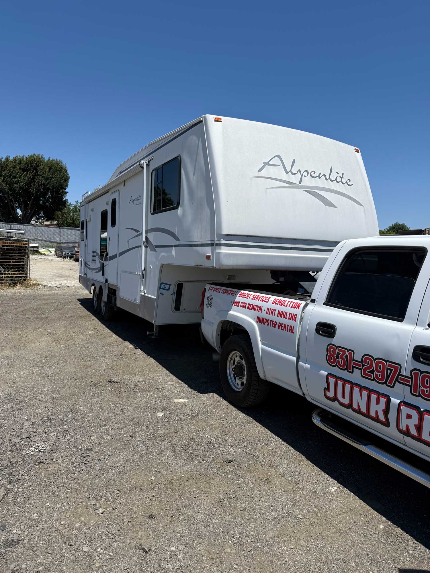 RV transport company serving Hollister and Gilroy